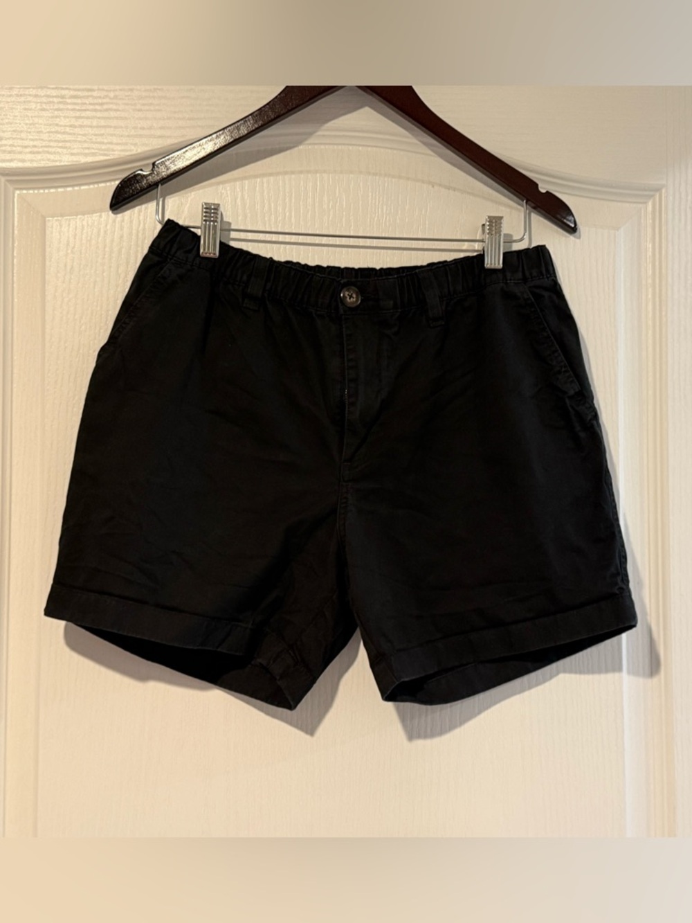 Chubbies Shorts Men’s Large 5.5” Inseam Black Elastic Waist Casual Stretch